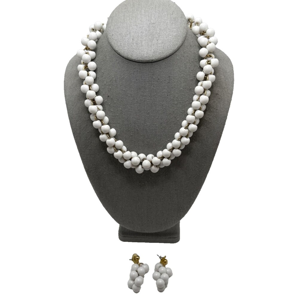 Vintage Lady Remington White Beaded Collar Necklace Earring Set Signed LR 19”